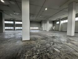Gul Crescent (D22), Warehouse #565814811